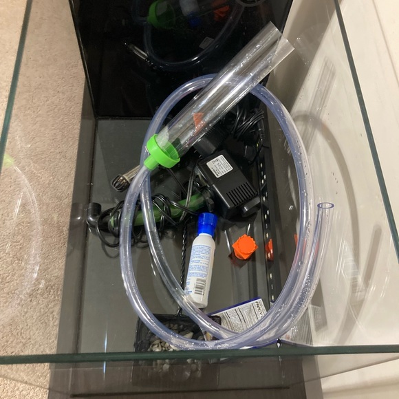 TideLine 20 Gallon Aquarium - Picture 2 of 3